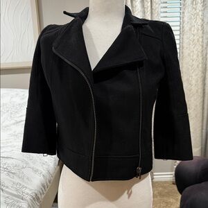 Elegant Black Cropped Blazer